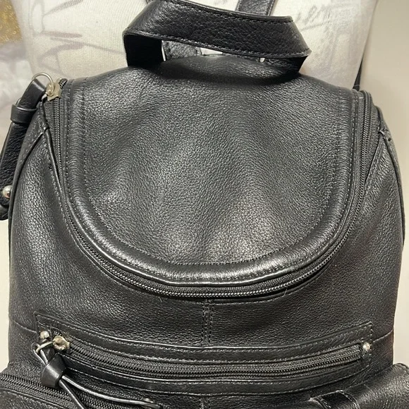 PELLE STUDIO Pebble Leather Backpack Sling Bag, Black, Leopard fabric interior - Picture 6 of 15